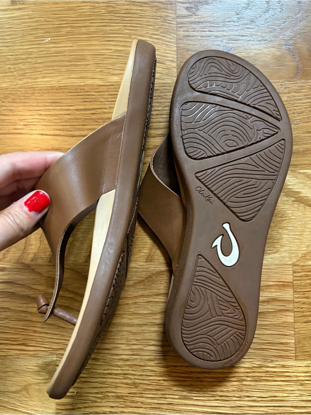 [Like New] OluKai Ho‘ōpio Mele Sandals in toffee/warm sand, size 9 - Picture 6 of 10